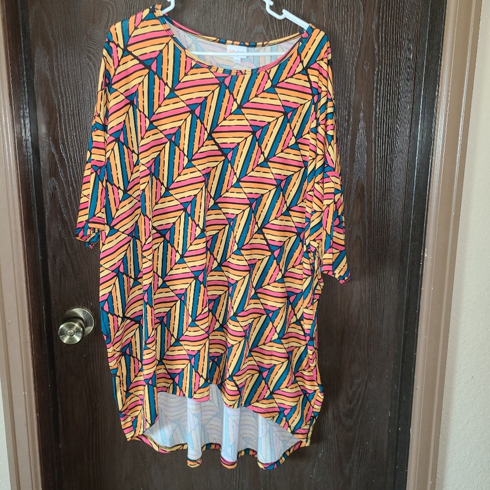 Lularoe top